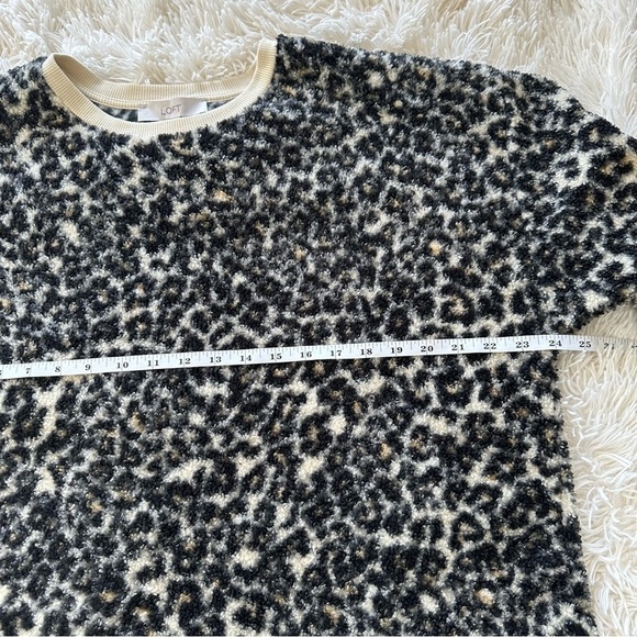 LOFT Leopard Print Fluffy Sherpa Crewneck Size Large - Picture 9 of 10